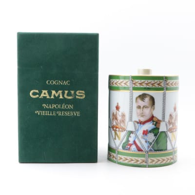 Camus Napoleon Vieille Reserve, 40% whisky bottle