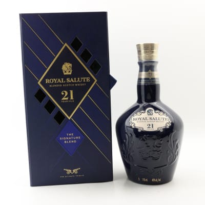 Royal Salute Signature Blend 21 Year Old, Oak & Sherry Cask, 40% whisky bottle