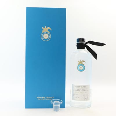 Casa Dragones Joven, 40% whisky bottle