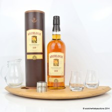 ABERLOUR 10 YEAR OLD  2 X GLASSES  WATER JUG  MEASURE   WOODEN PLINTH