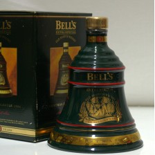 BELL S DECANTER CHRISTMAS 1994