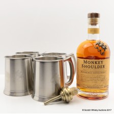 MONKEY SHOULDER WITH POURER   4 METAL TANKARDS