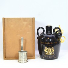 ROYAL CASK DELUXE DECANTER WITH MEASURE 75CL
