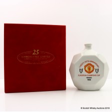 MANCHESTER UNITED 1968 EUROPEAN CHAMPIONS 25TH ANNIVERSARY DECANTER