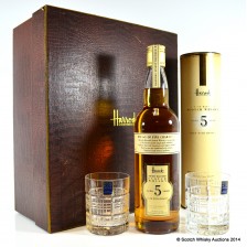 HARRODS FINEST BLEND 5 YEAR OLD WITH 2 X LEAD CRYSTAL GLASSES SET